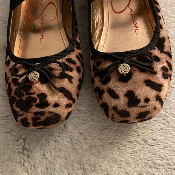 Jessica Simpson Faux Suede Ballet Flats Leopard  SZ 3  VGUC - Picture 2 of 6